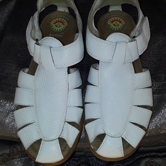 earth white sandals